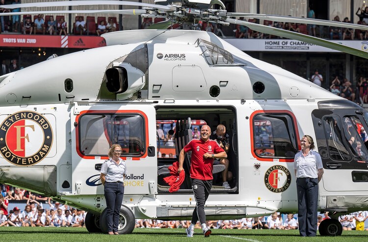 ❤️ EEN HERENIGING GEKENMERKT DOOR RESPECT EN EERBIED: DE TERUGKEER VAN BRIAN PRISKE NAAR DE KUIJP ZORGT VOOR TRANEN, APPLAUS EN EMOTIONELE HOOGTEPUNTEN — FANS VIEREN HET ONVERGETELIJKE MOMENT WAAROP HIJ ZICH BIJ ZIJN VOORMALIGE TEAM VOEGDE OM HET LEVEN TE EREN…