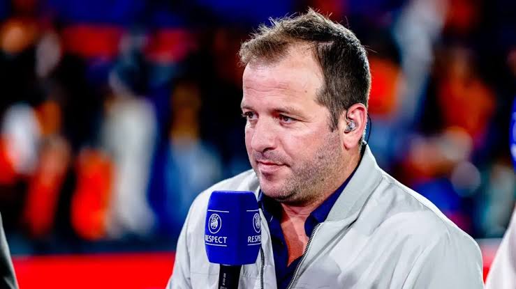 BREAKING: Rafael van der Vaart Maakt Sensationele Ajax-Rentree — Oud-Superster Aangesteld als Technisch Assistent in Emotionele Thuiskomst!