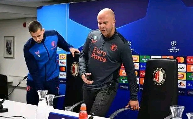 Breaking Nieuws: Dávid Hancko wijst aanbod van Arne Slot en Liverpool af – verlengt contract bij Feyenoord en zweert trouw aan De Kuip