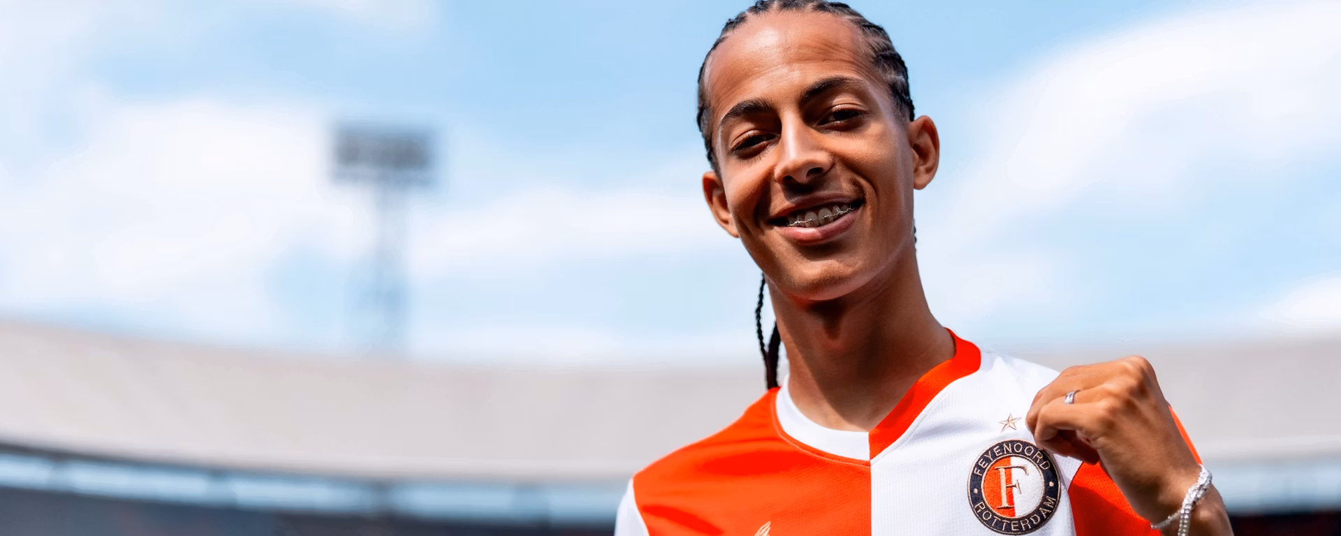 Doorbreken van Grenzen: Rijzende Ster Keyane El Ouansaidi Tekent bij Feyenoord in een Historische Deal die Jeugd…