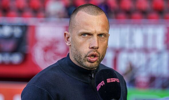 Onwankelbaar na pijnlijke nederlaag: John Heitinga houdt vol dat zijn toekomst bij Ajax niet ter discussie…