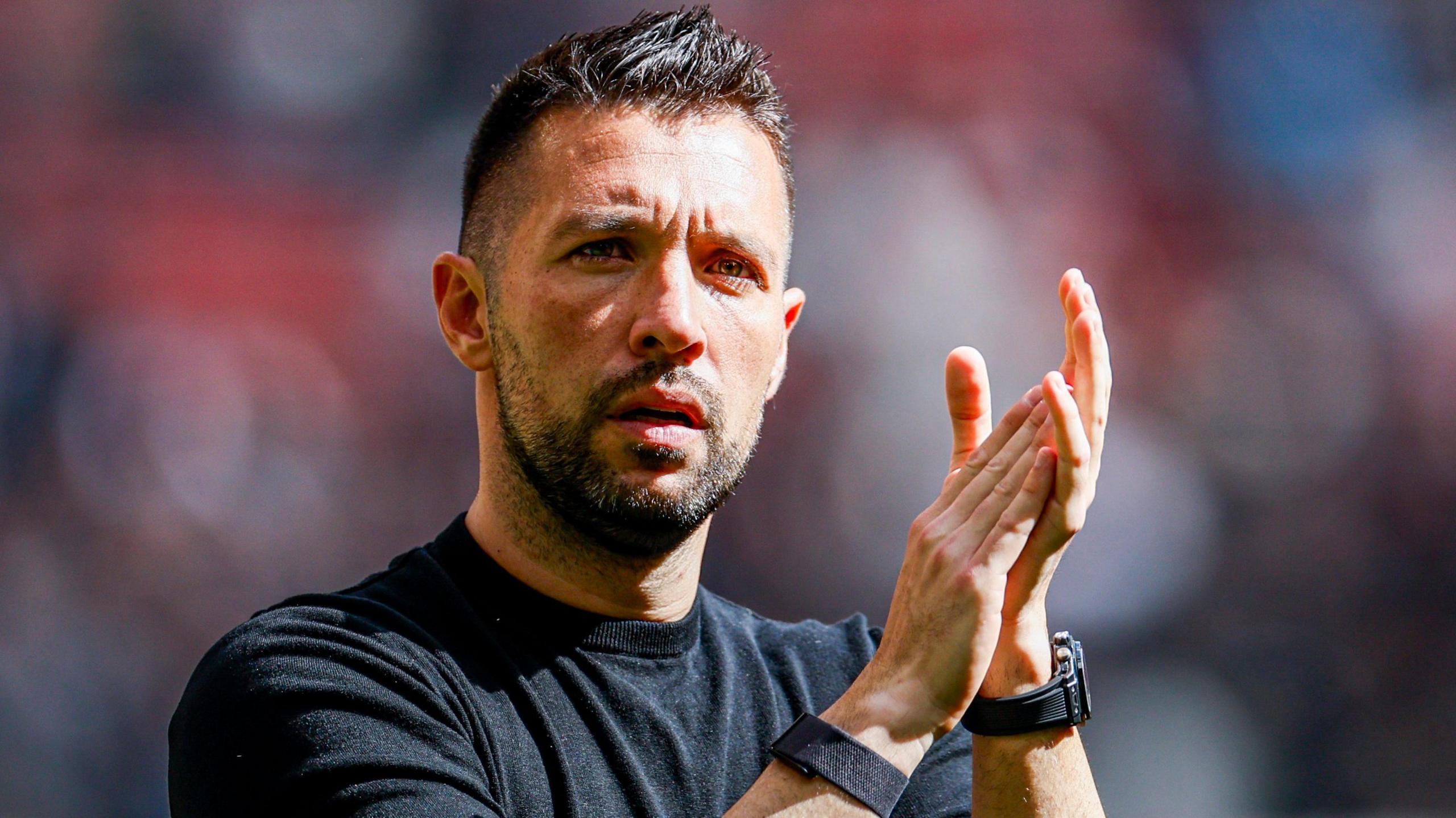 Francesco Farioli Benoemt John Heitinga als de Grootste Coach in de Geschiedenis van Ajax…