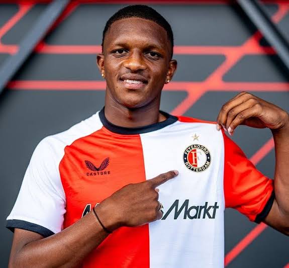 Just in : Mijn Hart Hoort Hier”: Givairo Read Legt Uit Waarom Hij Zijn Contract Bij Feyenoord Verlengde…