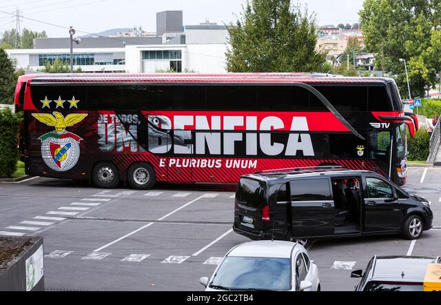 Época de Generosidade: Benfica FC Recebe Autocarro de Luxo com Ar Condicionado de Apoiante Devoto