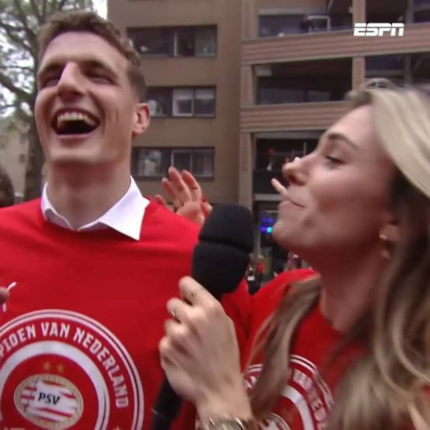 Guus Til maakt zijn relatie openbaar: PSV-middenvelder onthult eindelijk zijn liefdesverhaal aan de wereld