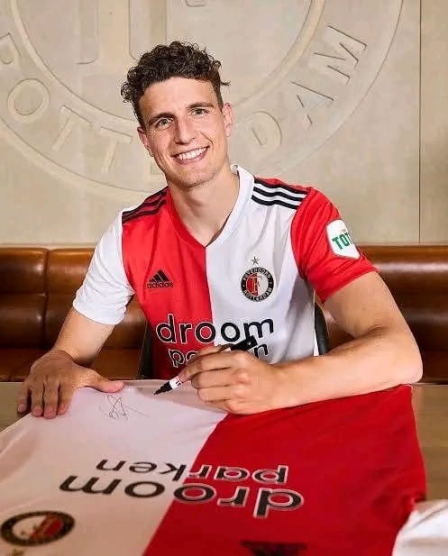 GUUS TIL KEERT TERUG NAAR FEYENOORD: “IK ZAL ALLES GEVEN VOOR DE CLUB” – EMOTIONELE RENTREE IN ROTTERDAM