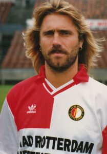 john-de-wolf-in-zijn-tijd-als-centrale-verdediger-bij-feyenoord-1989-1994