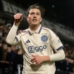 mika-godts-ajax-celebrates-0-1072893972