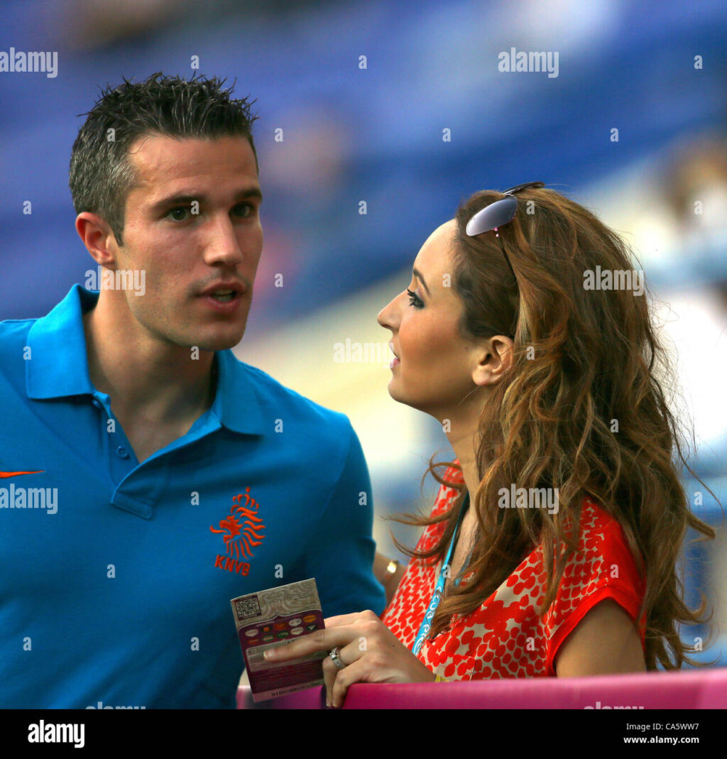 robin-van-persie-talks-to-wife-holland-v-germany-euro-2012-metalist-CA5WW7